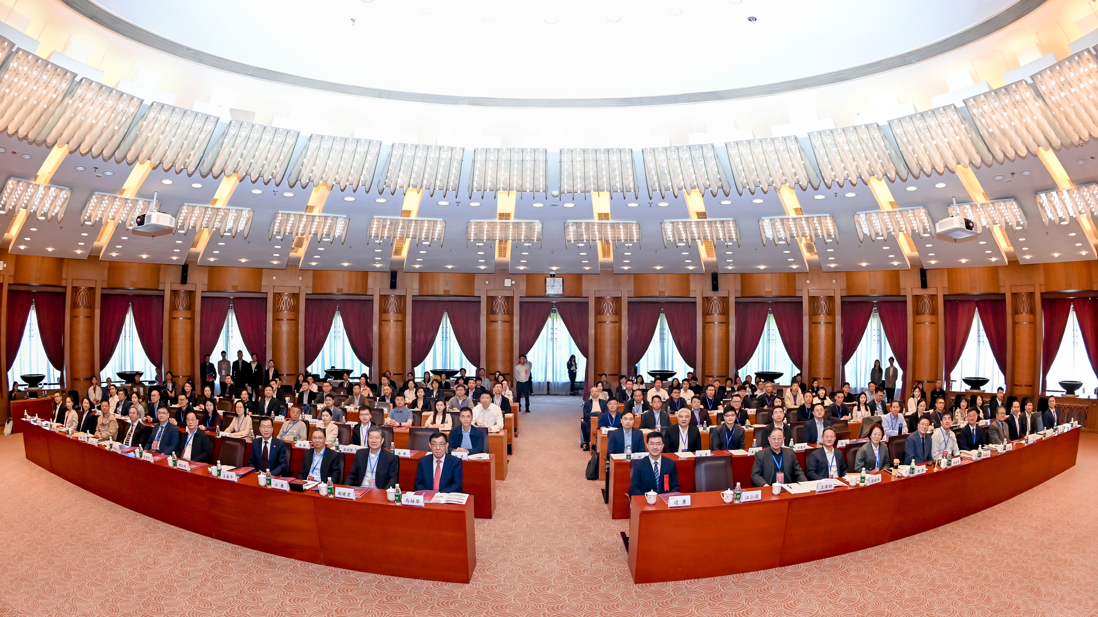 20250427-清華大學(xué)數(shù)字政府與治理研究院揭牌儀式-社科-全場(chǎng)合影.jpg