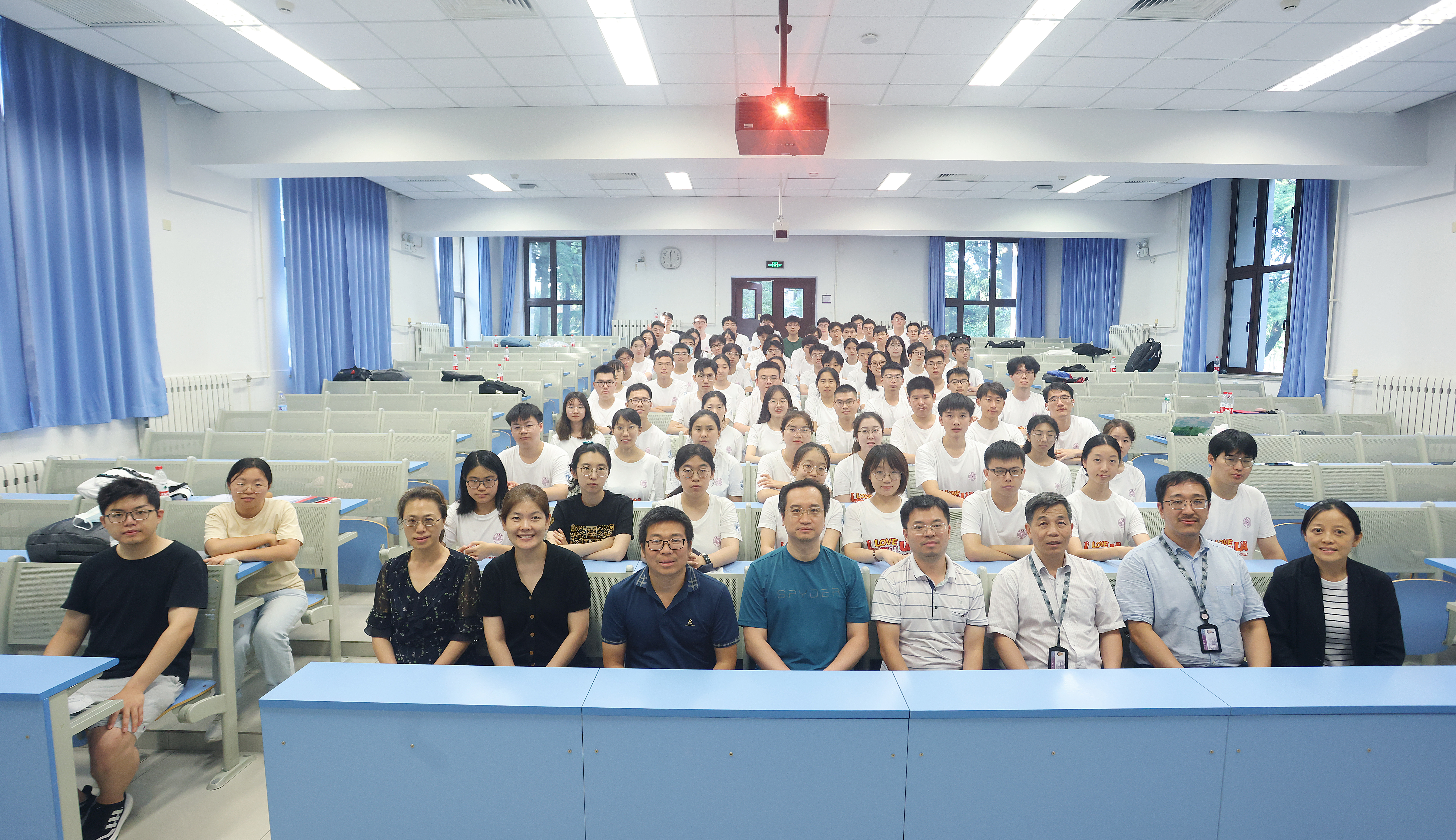 小-20230724-臨床醫(yī)學(xué)院交叉人才培養(yǎng)項(xiàng)目夏令營-教學(xué)辦-夏令營閉幕式現(xiàn)場(chǎng).jpg