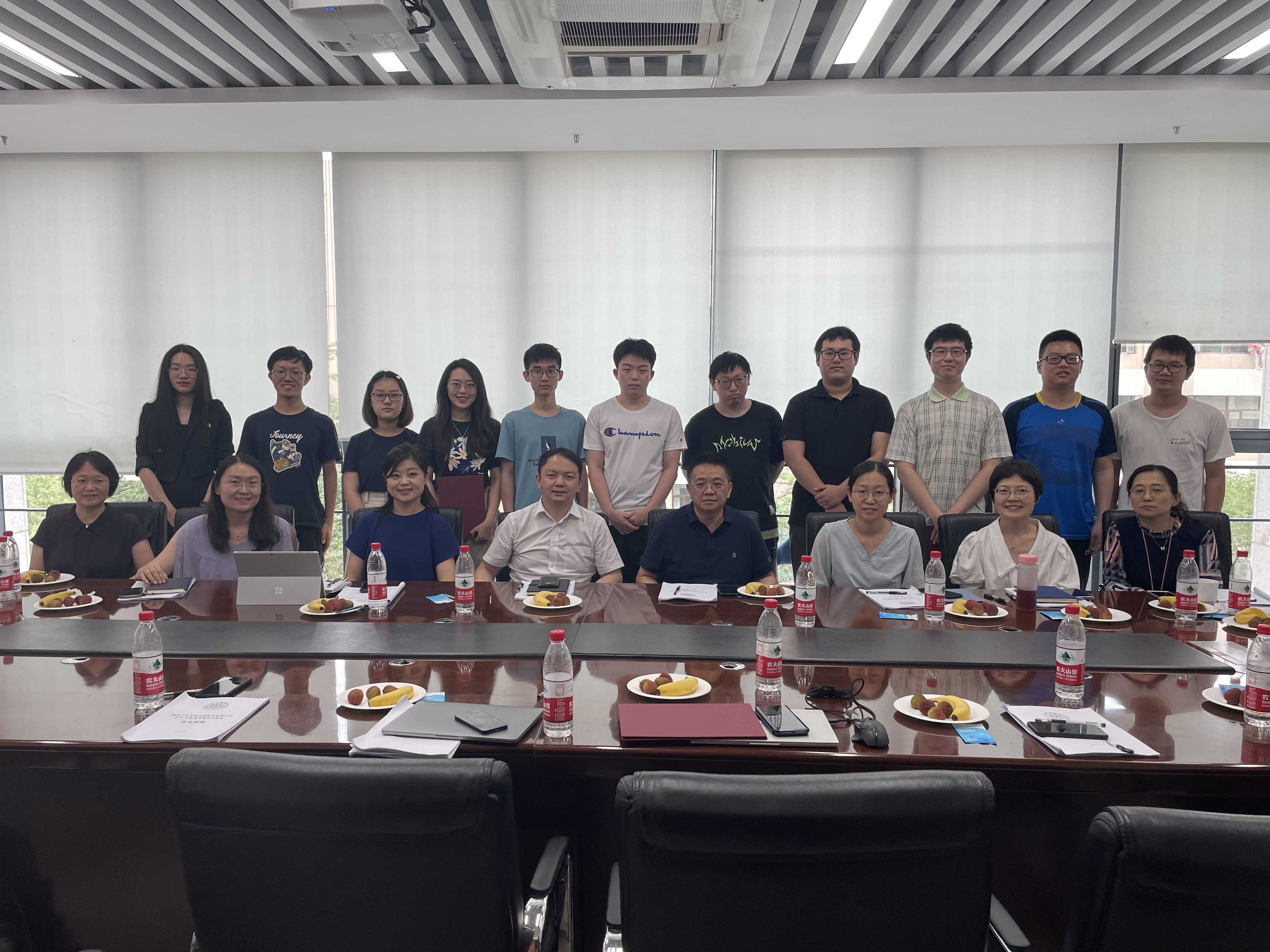 20220628-課咨委春季學期正式會議-雷羽千-課咨委春季學期正式會議會后合影.jpg