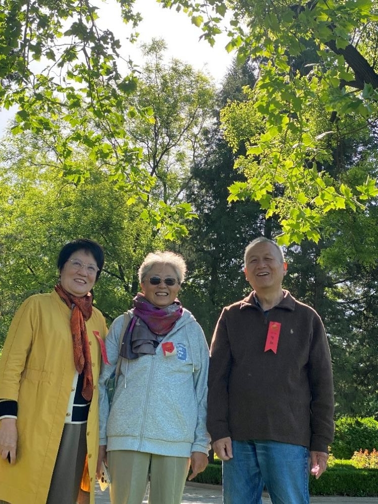 20250428-校友返校花絮-胡晶晶-賀毅jpg 20250428-校友返校花絮-胡晶晶-賀毅jpg