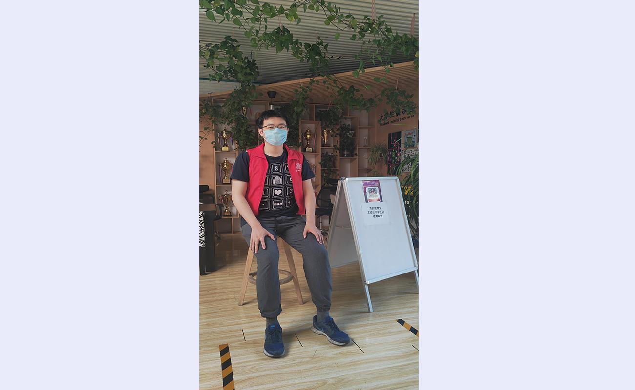 20220607-齊心抗疫 你我同行——輔導員的“志愿紅”-陸心怡-【化工系輔導員李邦昊 體育場館運營維護志愿工作】.jpg