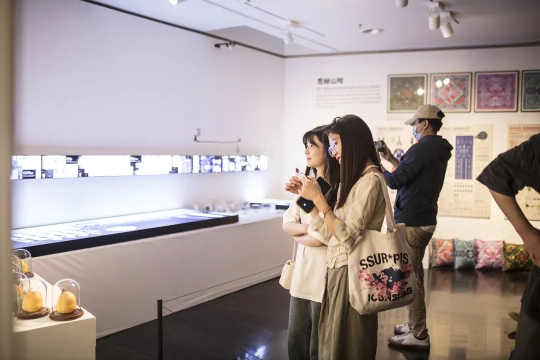 20230520-2023屆美術(shù)學(xué)院碩士研究生畢業(yè)作品展開幕-教務(wù)辦-展覽現(xiàn)場4.jpg