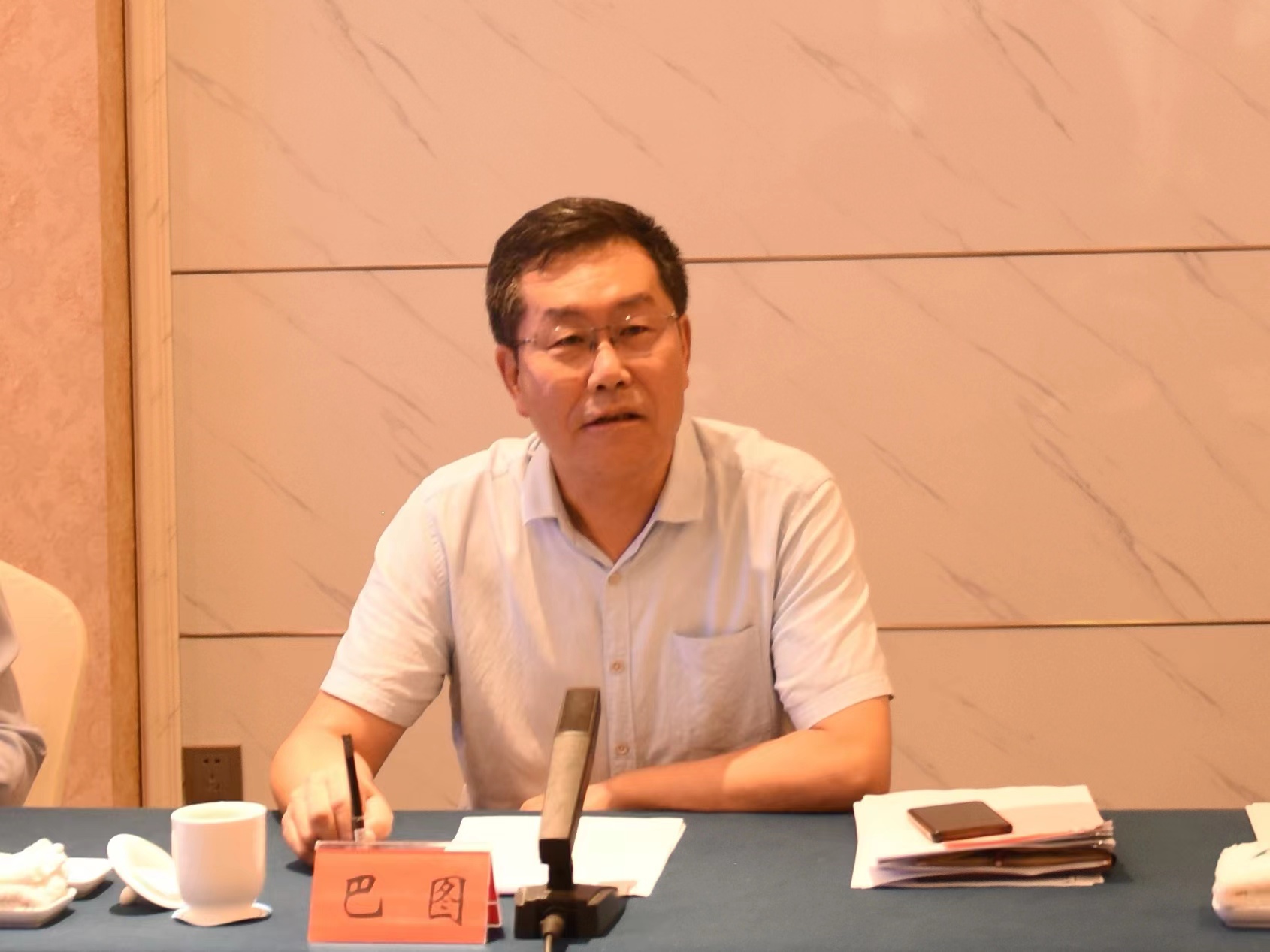20230722-巴州座談會-研工部事務(wù)辦-巴圖在巴州座談會上講話.jpg