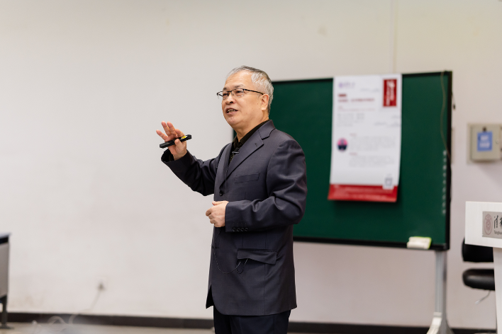 20240229-南開大學(xué)教授俞金堯做客新人文講座 闡釋近代早期的市場與市場經(jīng)濟-胡振坤-主講人俞金堯.png