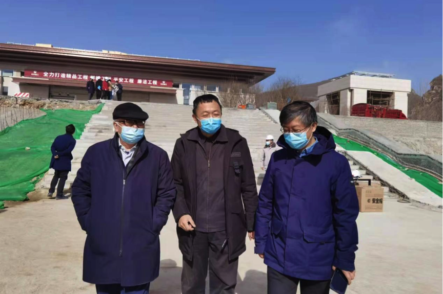 20220810-杜大愷教授團(tuán)隊(duì)創(chuàng)作設(shè)計(jì)完成國家版本館文化長廊-項(xiàng)目組-領(lǐng)導(dǎo)調(diào)研6.png