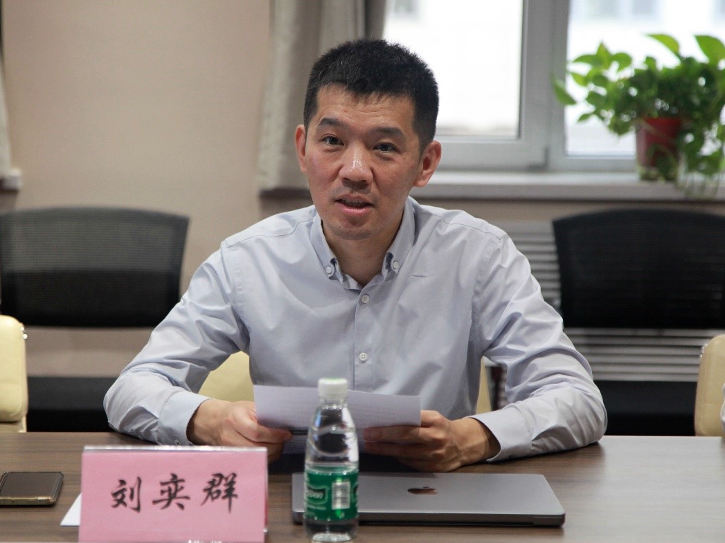 20220609-江陰—清華創(chuàng)新引領(lǐng)行動(dòng)計(jì)劃2022年管理委員會(huì)第一次會(huì)議召開-無-劉奕群發(fā)言.jpg