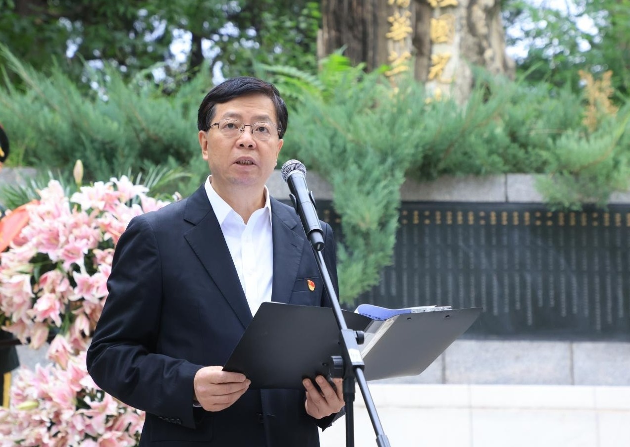 20240930-烈士紀念日清華大學祭掃活動邱老師講話-研工部-照片.jpg