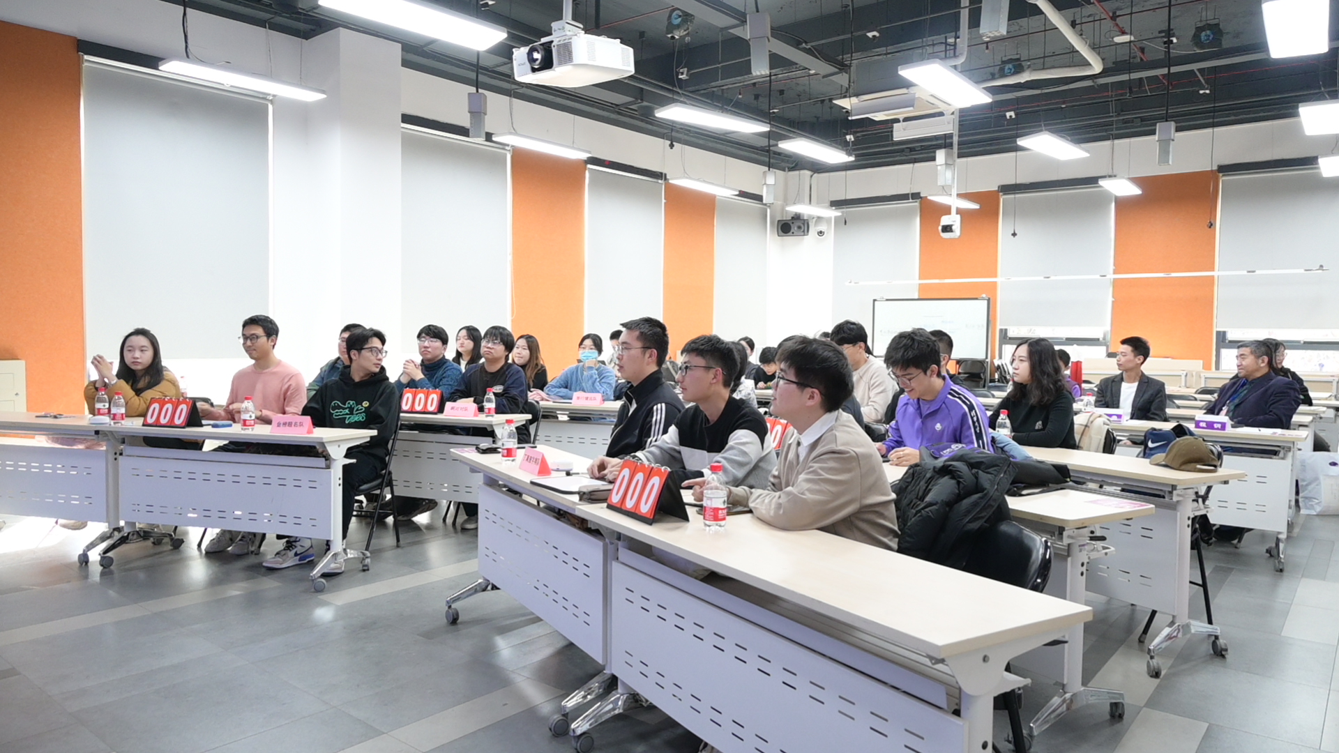 20231203-清華大學(xué)第24屆“文至吾工”大學(xué)生人文知識競賽成功舉辦-肖舒琪-選手答題.jpg