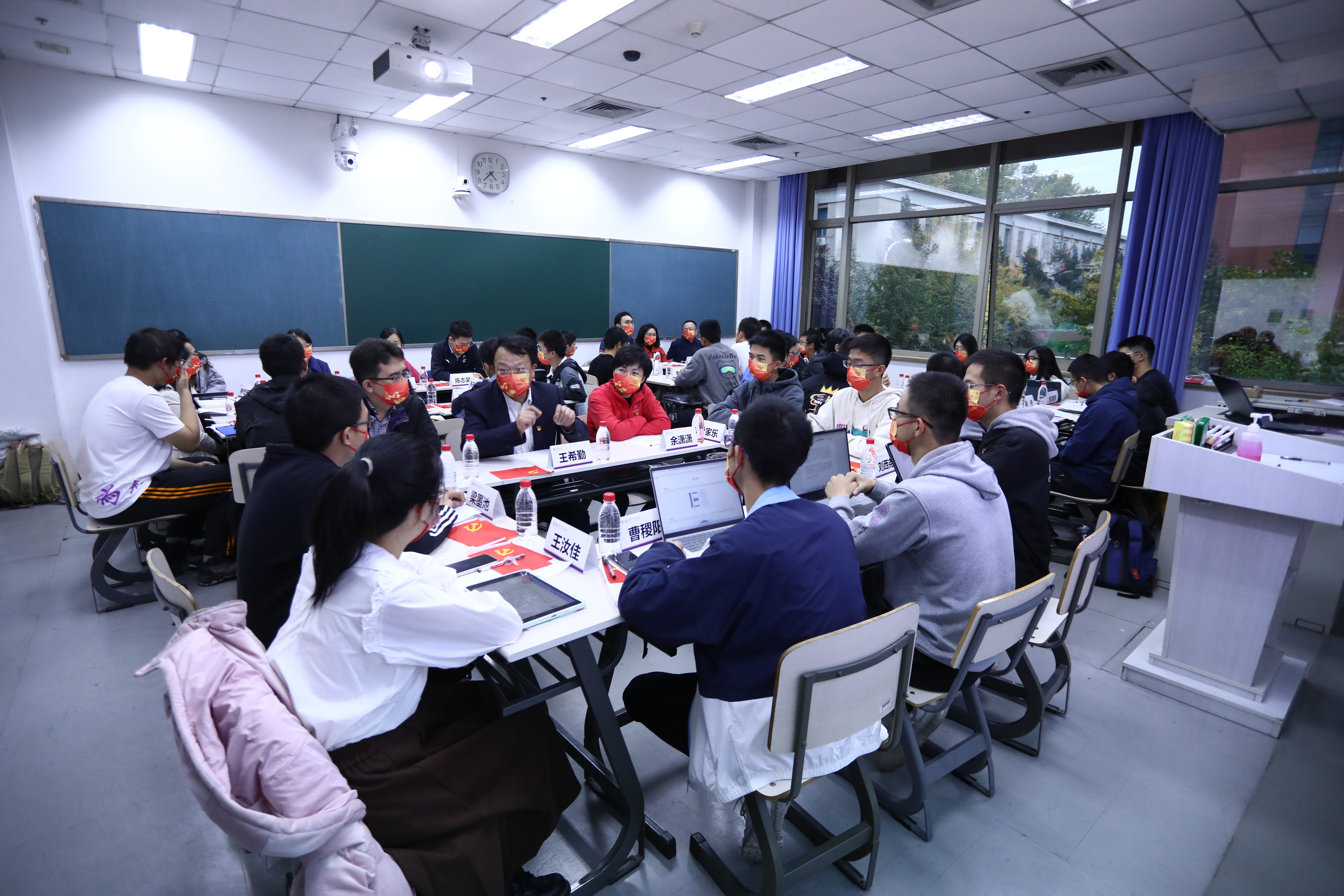 20221029-2022-2023學(xué)年度秋季學(xué)期為先21主題黨團(tuán)日-攝影曹文鵬-9.JPG