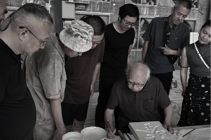 20220810-杜大愷教授團(tuán)隊(duì)創(chuàng)作設(shè)計(jì)完成國家版本館文化長廊-項(xiàng)目組-石材加工監(jiān)制17.png