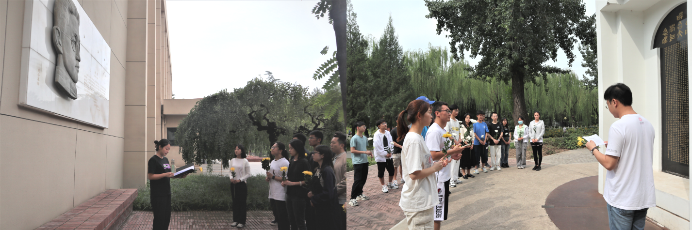 20230918-清華大學博士生講師團舉行紀念“九·一八”事變現(xiàn)場宣講活動-校研團-同學們聆聽現(xiàn)場宣講.png