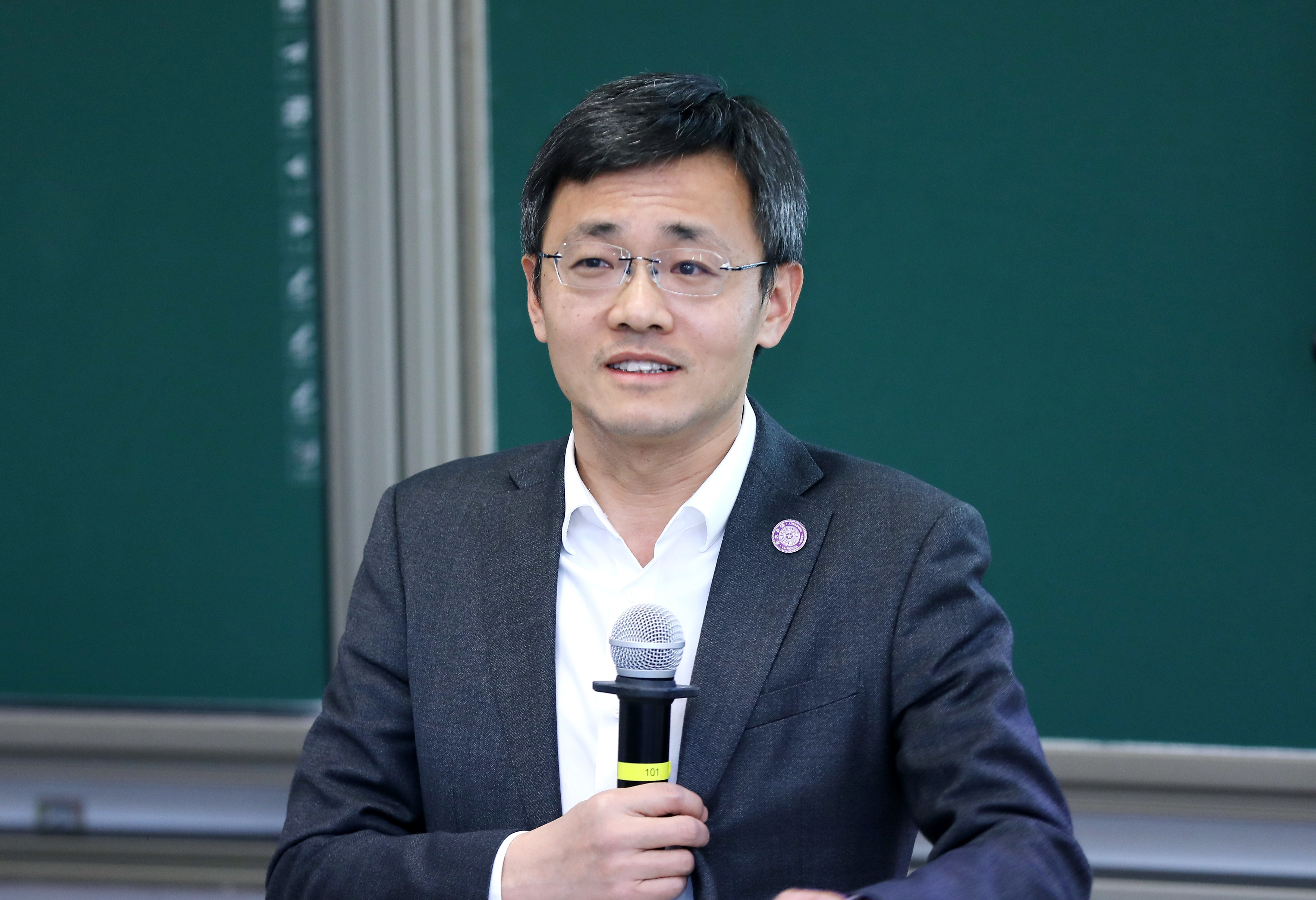 20220303-全校教學工作會-梅賜琪-曹文鵬.JPG