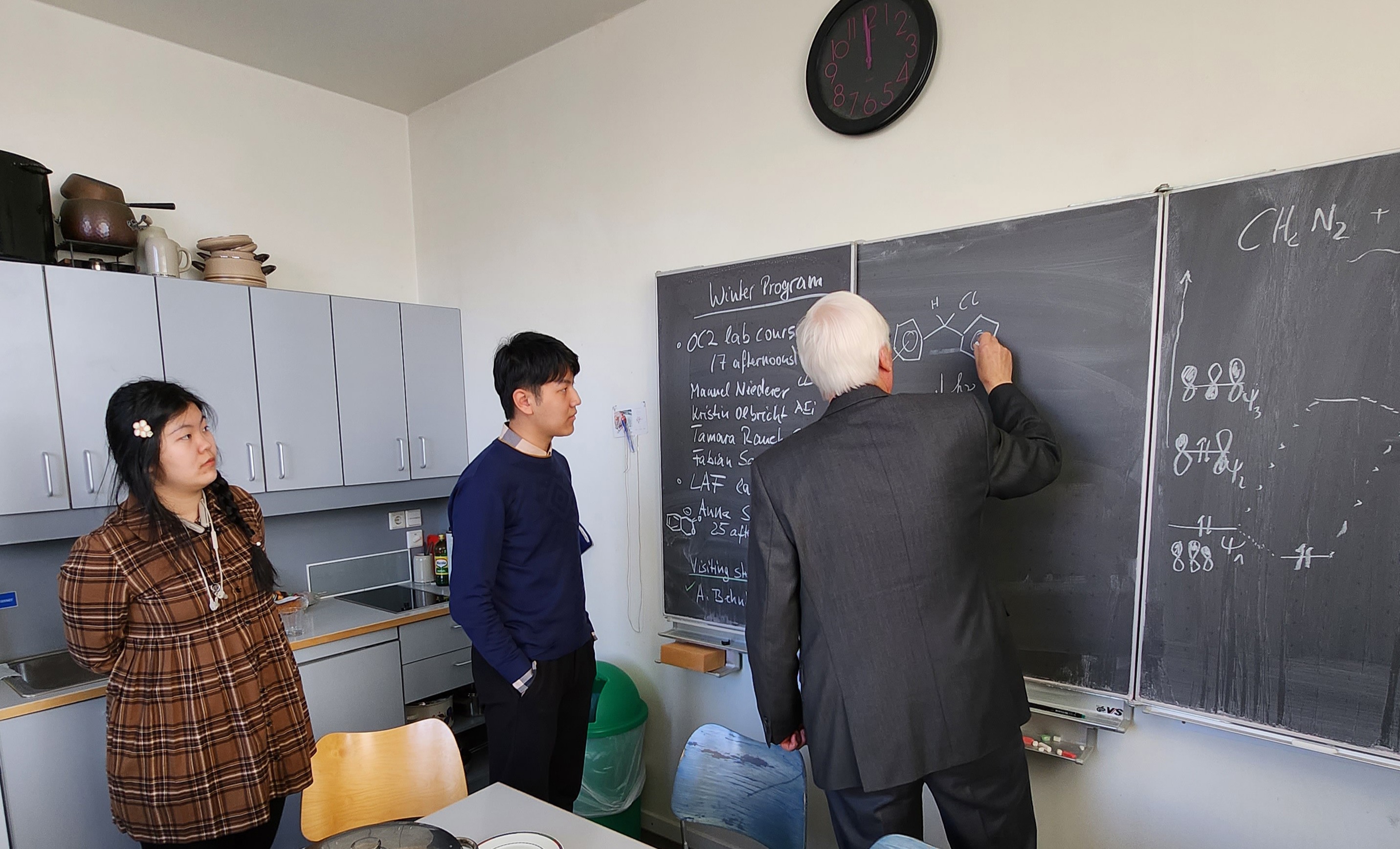 20230202-星火計劃時間-星火計劃實踐支隊-學員與Herbert Mayr教授交流(右一).jpg