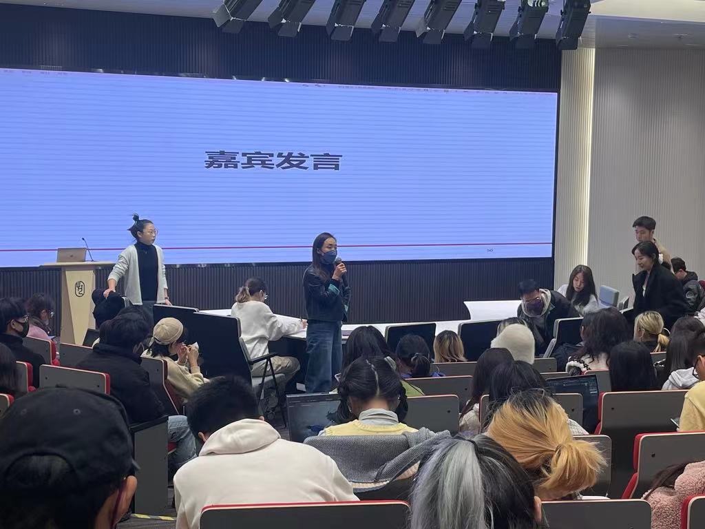 20221027-向美而行隊動員會-周夢君-張紅娟鼓勵同學(xué)們積極參與.jpg