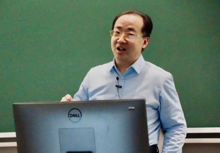 20230327-馮務(wù)中為“林楓計劃”學(xué)員講解中國特色社會主義“四個自信”-呂宇乾-馮務(wù)中作報告.jpg