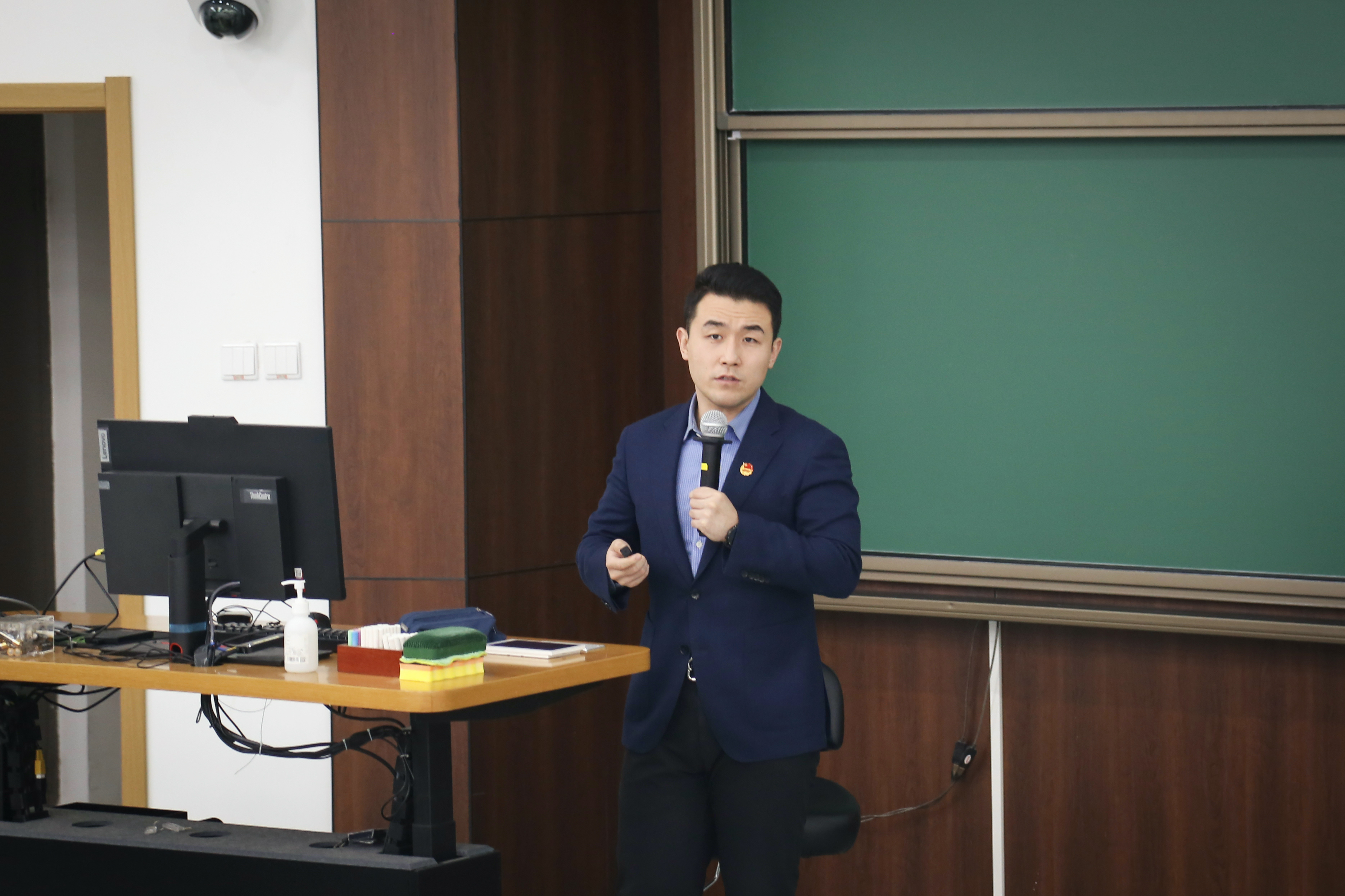 20221013-清華大學(xué)第四期“篤行”研究生領(lǐng)導(dǎo)力培養(yǎng)計(jì)劃開班儀式順利舉行-金雨浩授課-肖明瑞.jpg