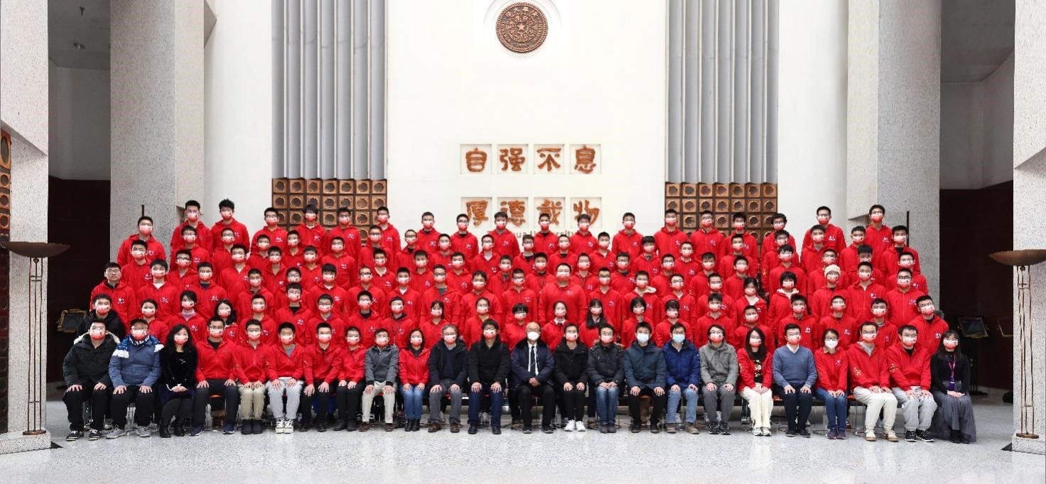 20230218-求真書院2023級預(yù)科開班儀式-師生-合影.jpg
