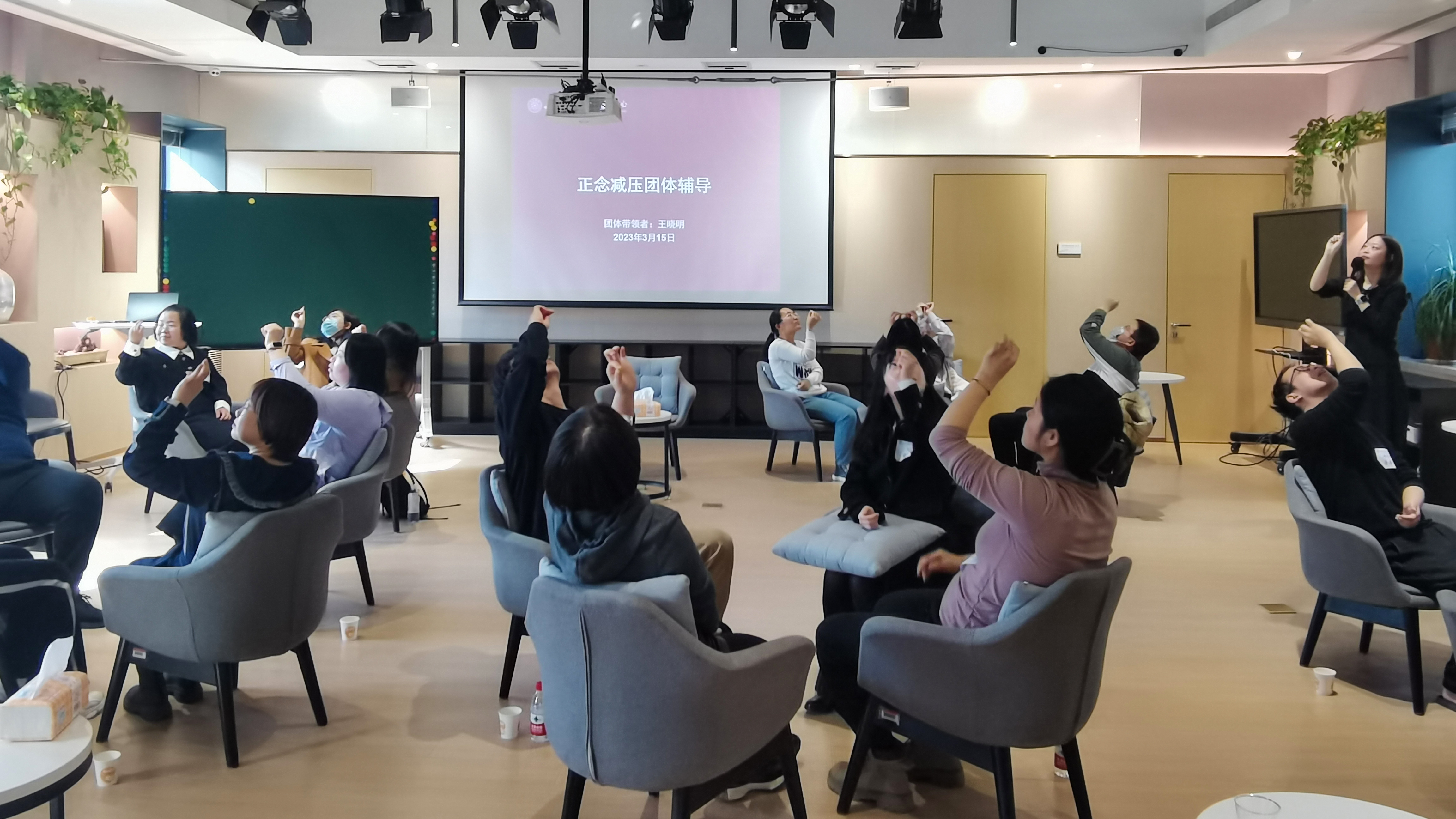 20230621-教師關(guān)懷-教師發(fā)展中心-觀察品嘗葡萄干.jpg