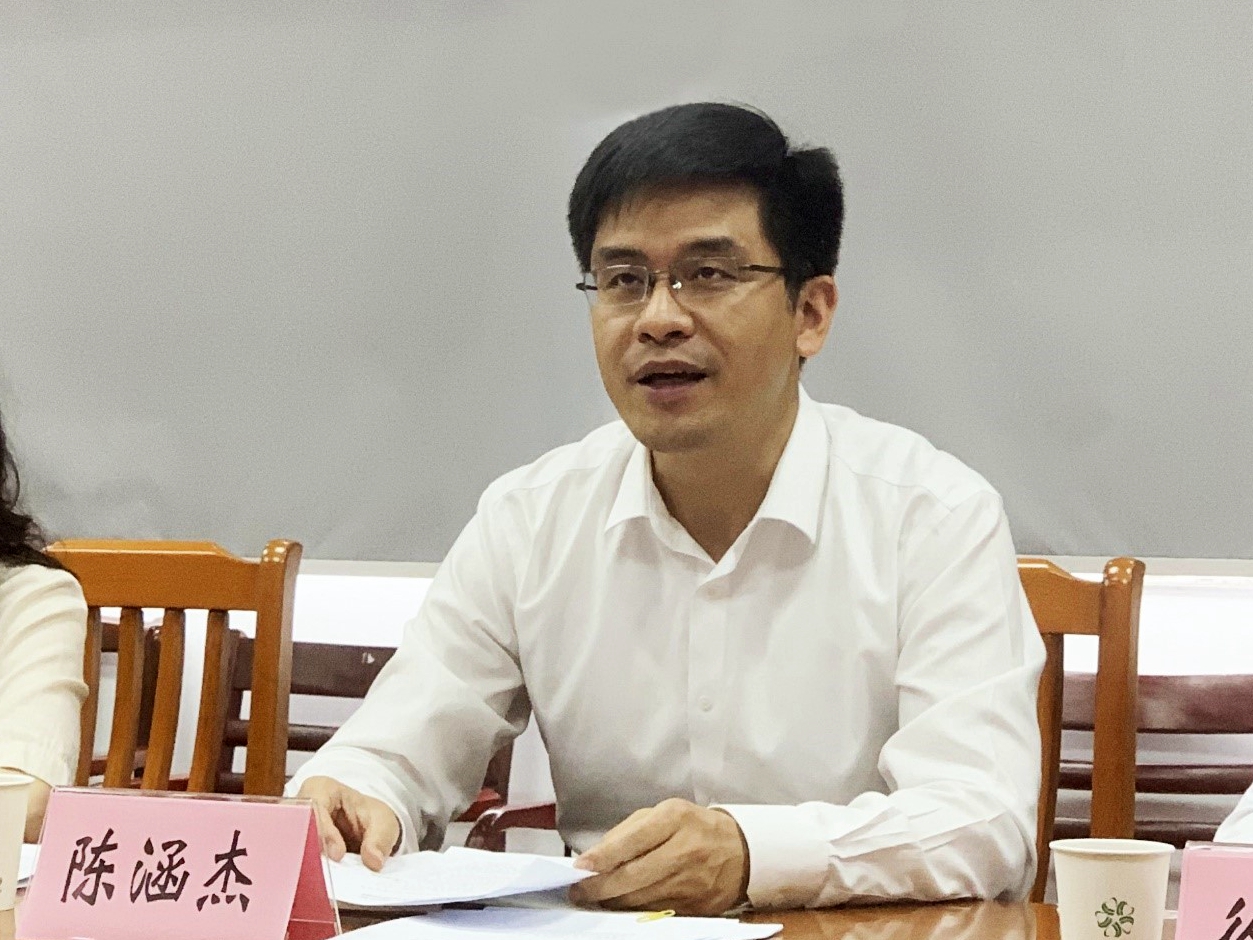 20220609-江陰—清華創(chuàng)新引領(lǐng)行動(dòng)計(jì)劃2022年管理委員會(huì)第一次會(huì)議召開-無-陳涵杰發(fā)言.jpg