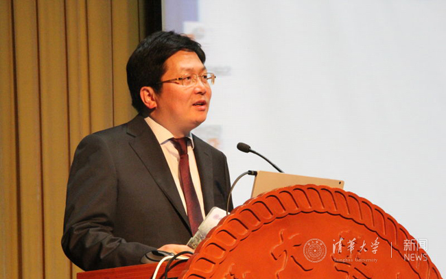 招辦主任劉震主持會(huì)議